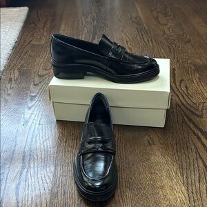 Elegant Black Loafers for Women